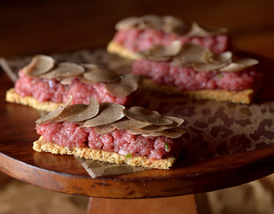 Canapés de tartar de carne com Trufas de Sapucay