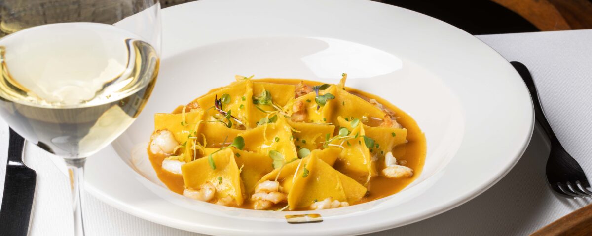 Fagottini de alcachofra ao molho bisque com camarão - Fasano Boa Vista
